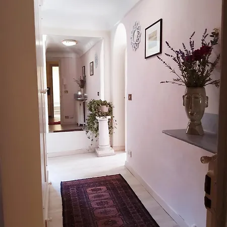 Domus Regis Apartment *